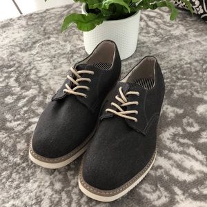 Tucker and Tate shoes 3.5m Measure as a 7.5 youth